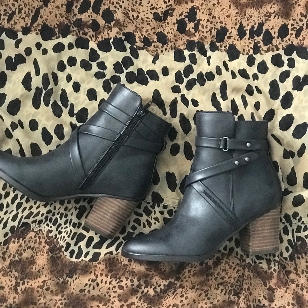 Crown Vintage Boots